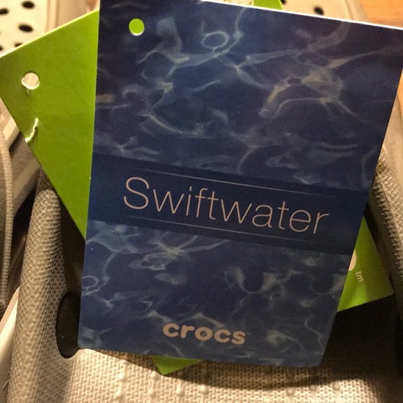 New  Deck 🐊 Crocs - Picture 5 of 8